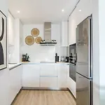 Lm10Bb- Modern Living With Large Sunny Terrace