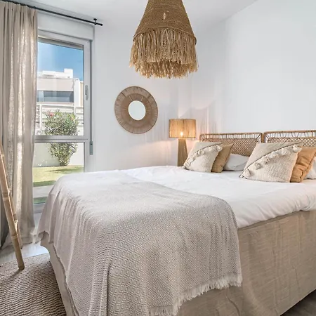 Lm10bb- Modern Living With Large Sunny Terrace Apartamento Estepona